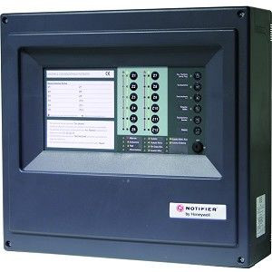 Centrale convenzionale a 12 zone con 2 uscite controllate.
